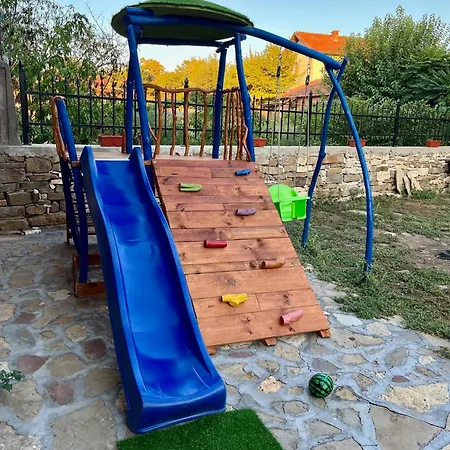 куклите Prázdninový dům Petrevene